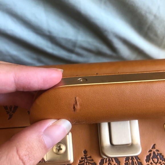 VINYL // Urban Outfitters Crosley Turntable - Picture 11 of 13